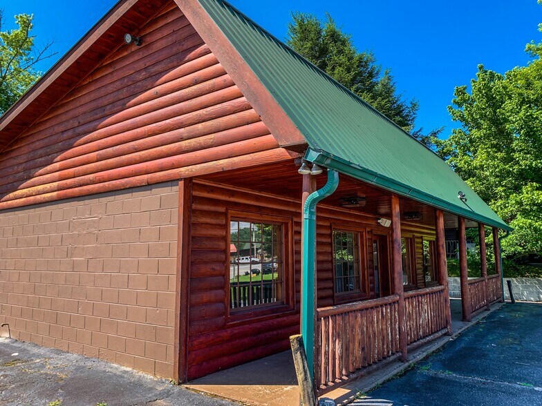 3900 E First St, Blue Ridge, GA à louer - Photo du bâtiment - Image 2 de 8