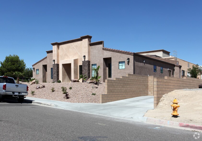 16030 Kamana Rd, Apple Valley, CA à louer - Photo du bâtiment - Image 3 de 6