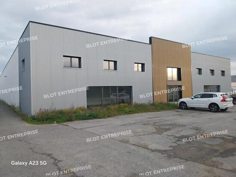 Flex dans Couëron à louer - Photo du bâtiment - Image 1 de 10