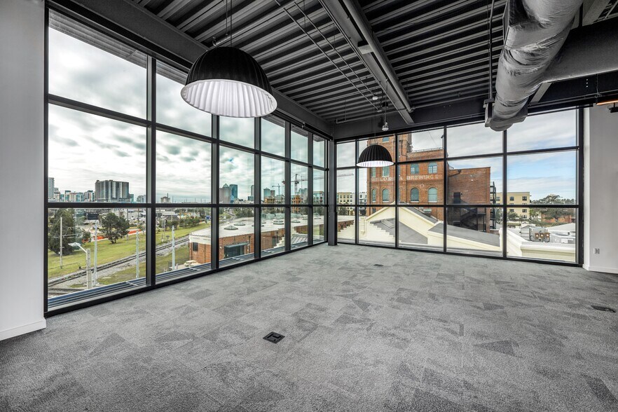 1242 E 5th Ave, Tampa, FL à louer - Photo intérieure - Image 3 de 25