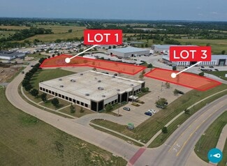 More details for 1450 N Center Point Rd, Hiawatha, IA - Land for Sale
