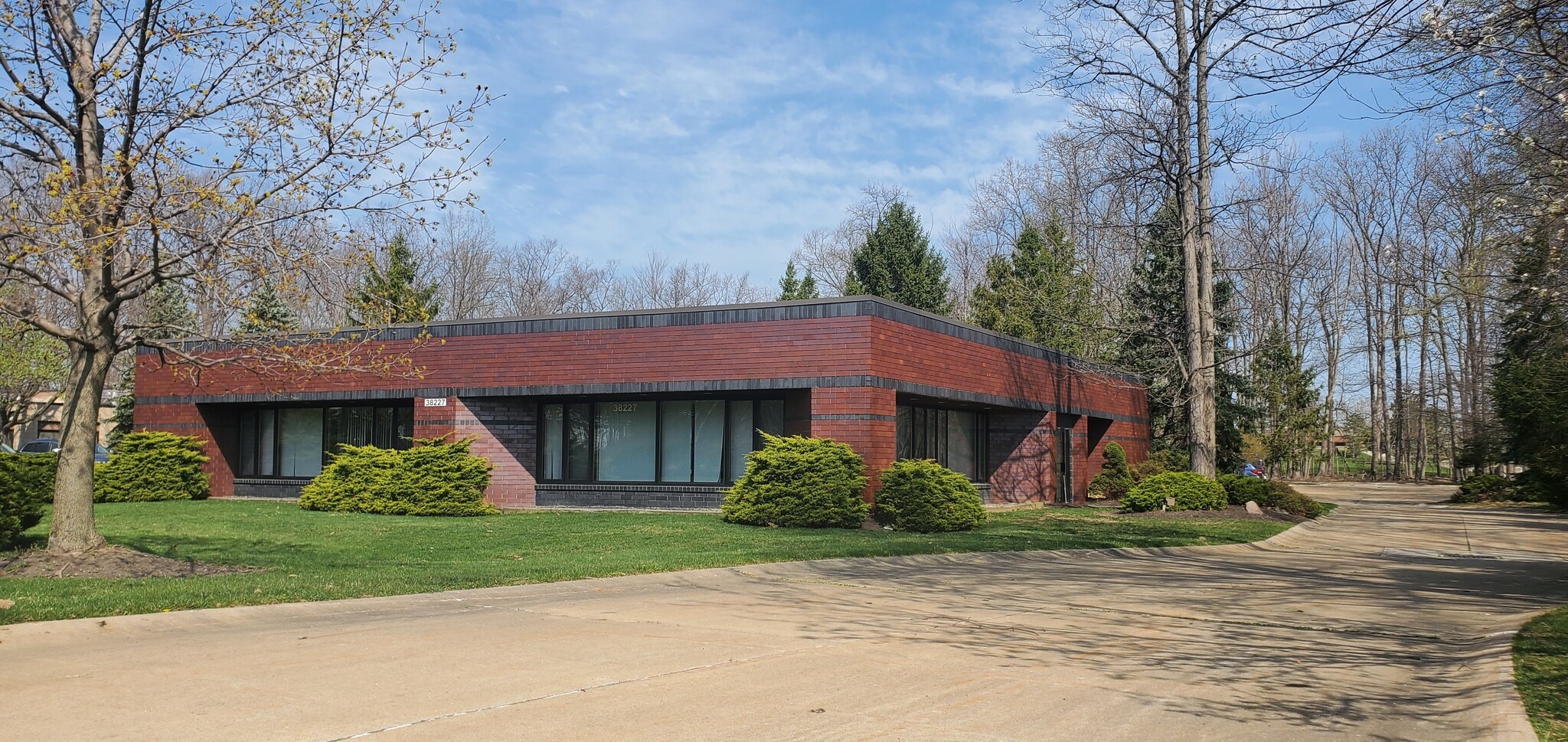 38227 Western Pky, Willoughby, OH for lease Building Photo- Image 1 of 15