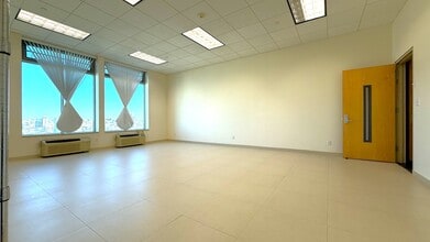 6402 8th Ave, Brooklyn, NY à louer Photo intérieure- Image 2 de 5