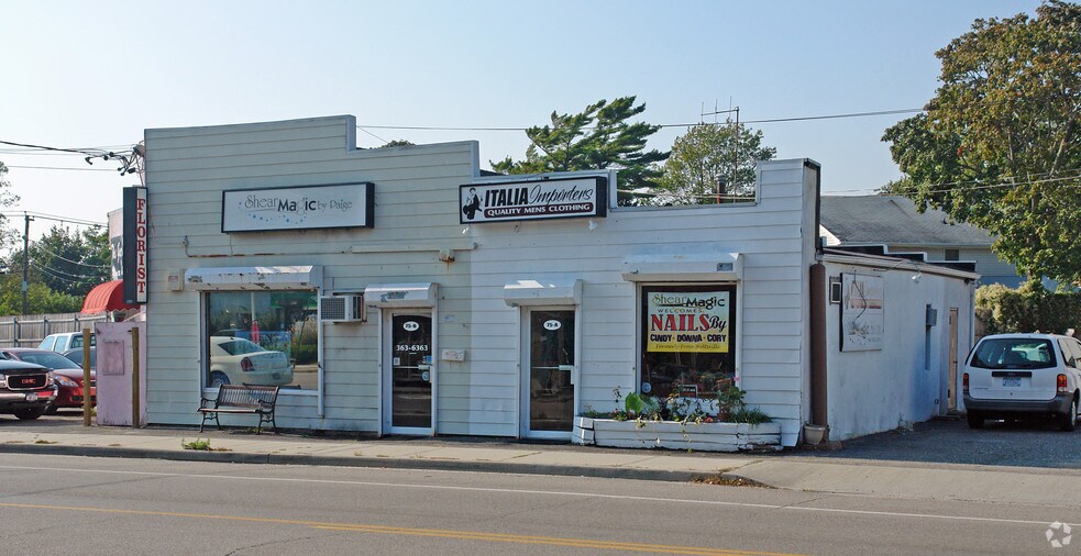 75 Montauk Hwy, Blue Point, NY à vendre - Photo du bâtiment - Image 2 de 2