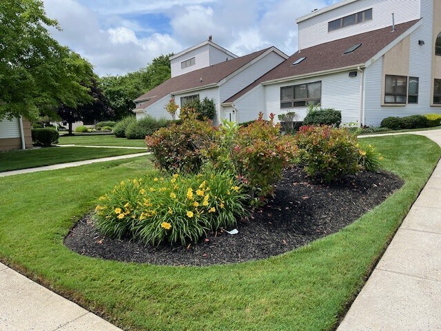 705 W White Horse Rd, Voorhees, NJ à louer - Photo du bâtiment - Image 2 de 7