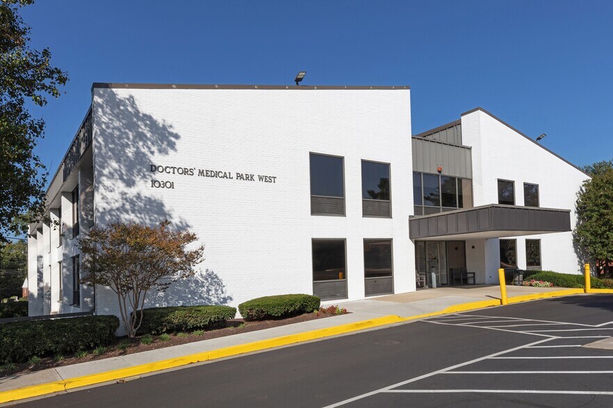 10301 Georgia Ave, Silver Spring, MD à louer - Photo du bâtiment - Image 1 de 9