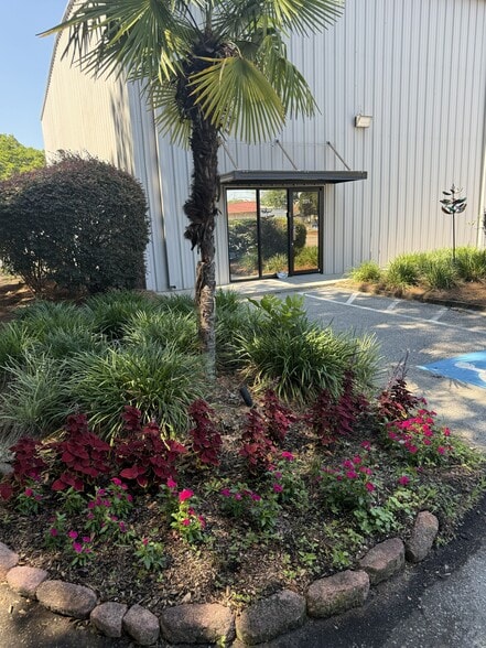 1384 Remount Rd, Charleston, SC for lease - Building Photo - Image 2 of 15