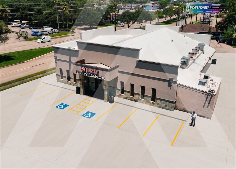 1127 Marina Bay Dr, Kemah, TX for sale - Building Photo - Image 3 of 11