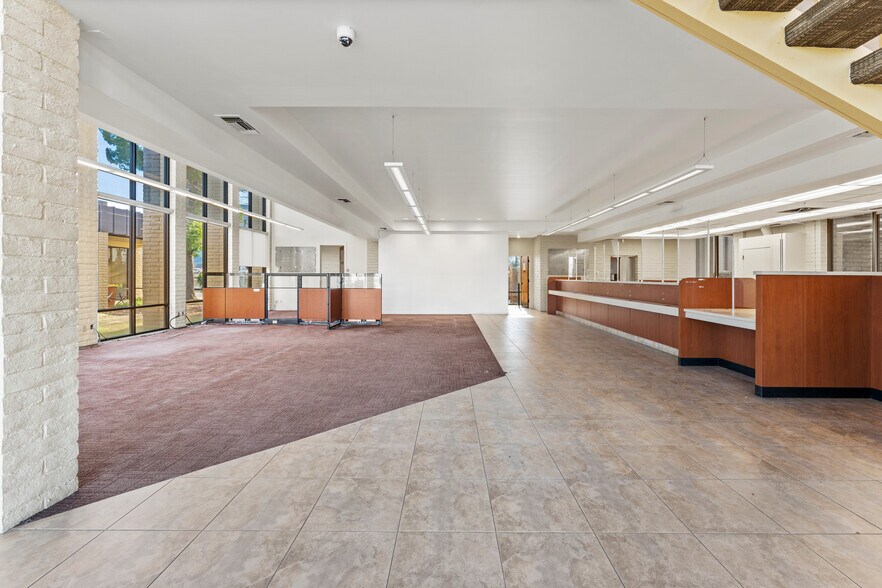 110 Harding Blvd, Roseville, CA à vendre - Photo du bâtiment - Image 3 de 10