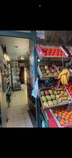 Plus de détails pour Commerce de détail à vendre