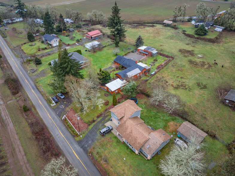 909 Curry Rd, Roseburg, OR à vendre - Photo du bâtiment - Image 3 de 109