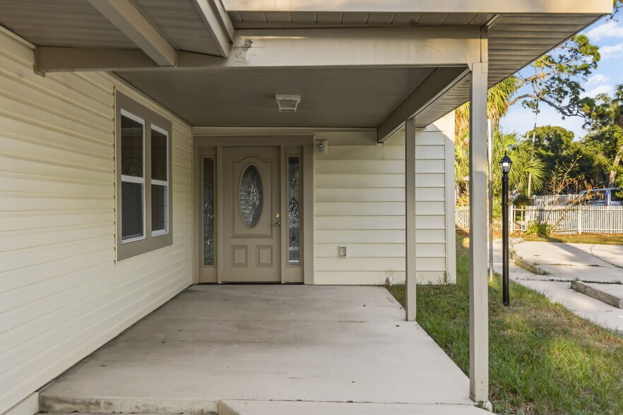 2726 6th Ave W, Bradenton, FL à vendre - Photo du bâtiment - Image 3 de 34