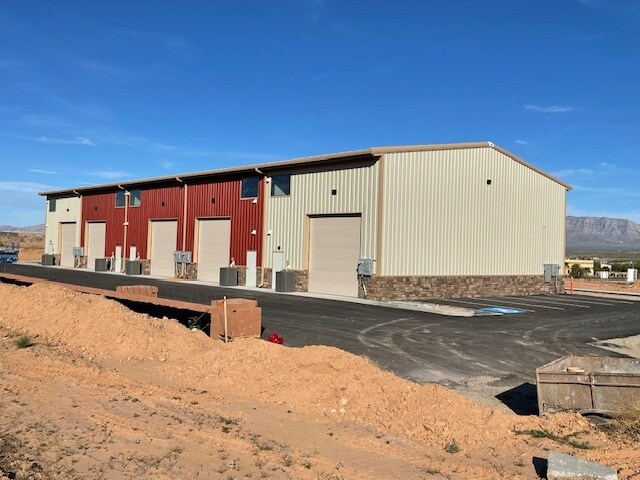 651 William Shockley Wy, Mesquite, NV à louer - Photo du bâtiment - Image 2 de 8