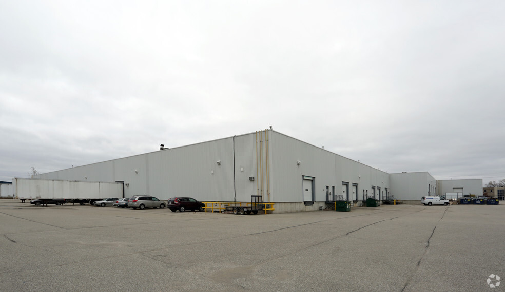 55 Fleming Dr, Cambridge, ON for lease - Building Photo - Image 3 of 14