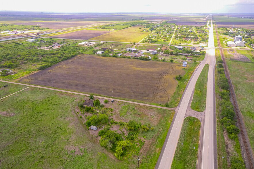 0 U.S. 77 Hwy, Driscoll, TX à vendre - Photo du bâtiment - Image 2 de 6