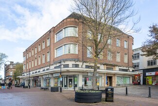 Plus de détails pour High St, Newcastle Under Lyme - Commerce de détail à louer