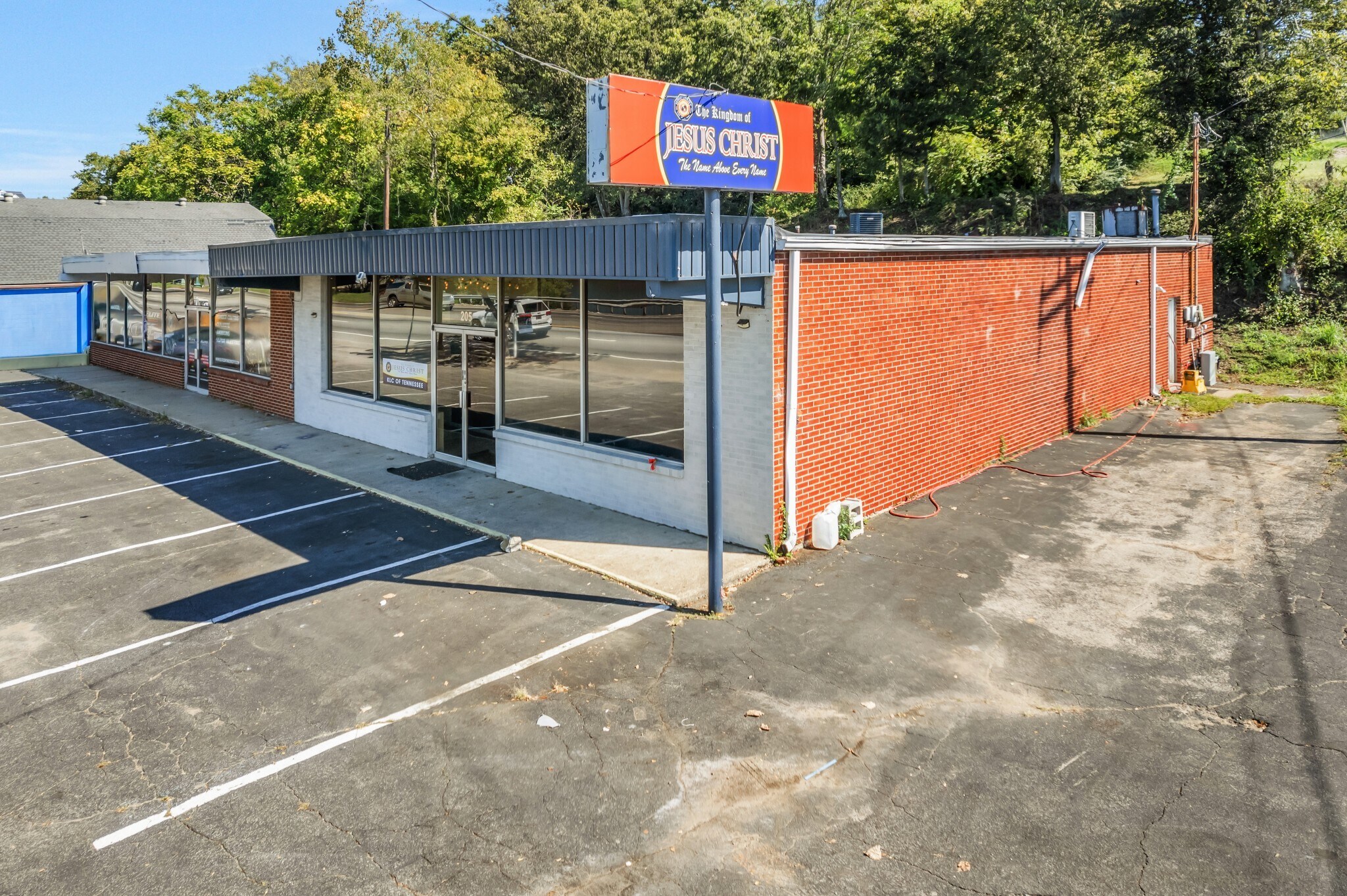 207 N Riverside Dr, Clarksville, TN à vendre Photo principale- Image 1 de 37