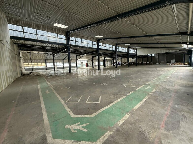 Industrial in Reims for lease - Interior Photo - Image 3 of 8