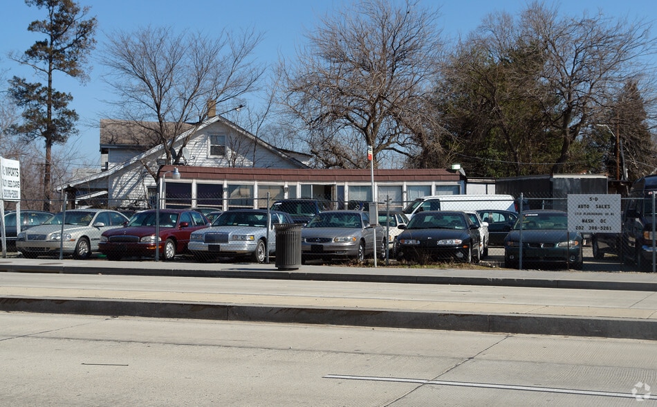 1715 Bladensburg Rd NE, Washington, DC for sale - Primary Photo - Image 1 of 2