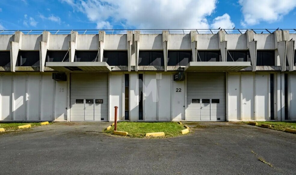 Flex dans Évry-Courcouronnes à louer - Photo du bâtiment - Image 2 de 11