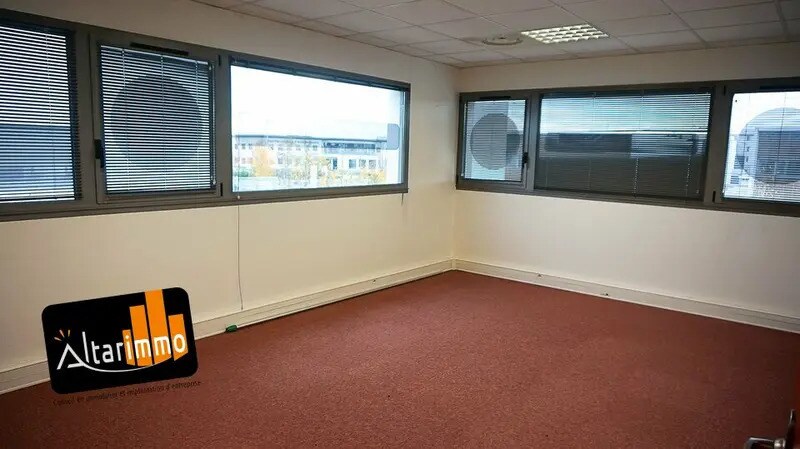Office in Chartres for lease - Interior Photo - Image 3 of 20