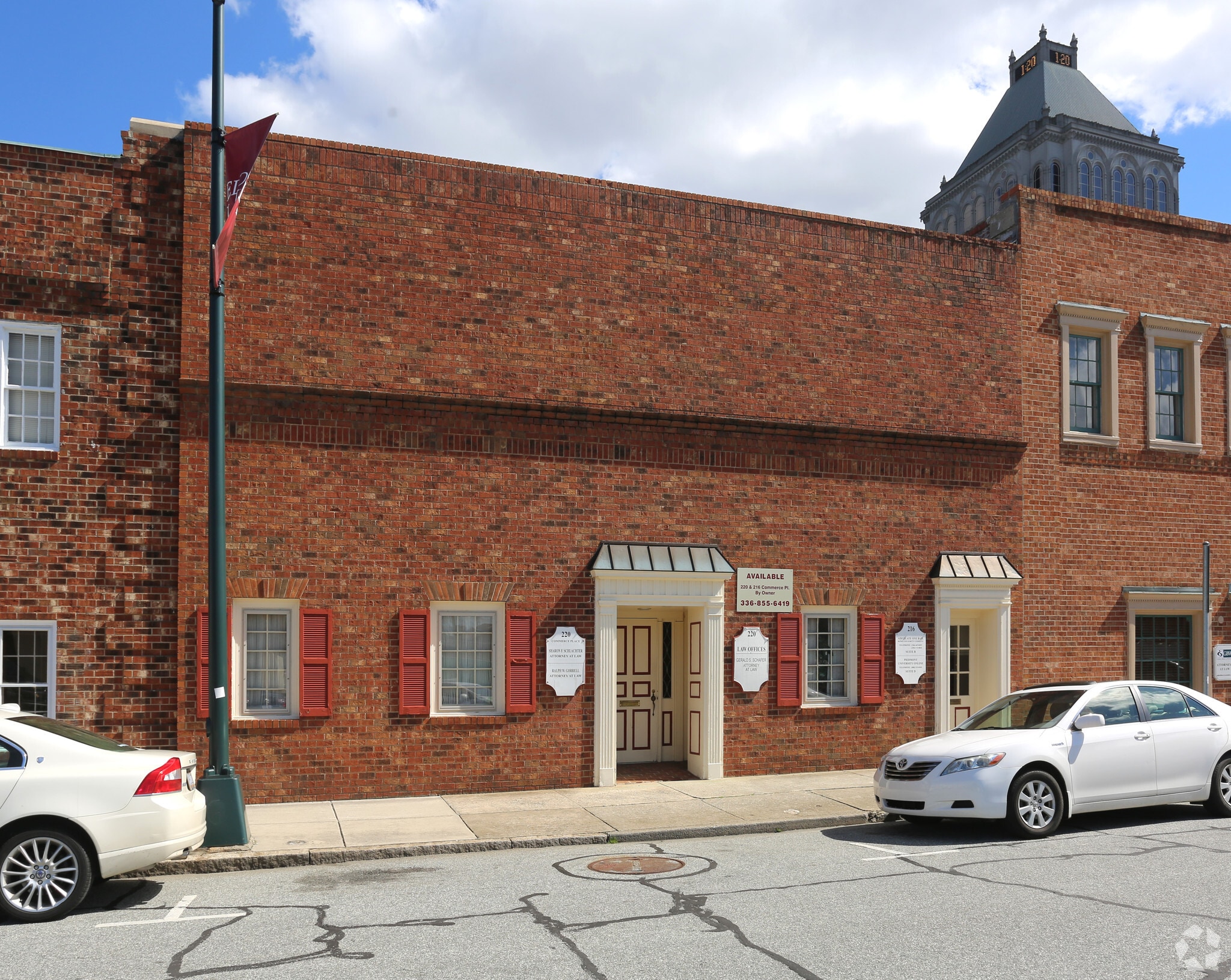 216-220 Commerce Pl, Greensboro, NC for lease Primary Photo- Image 1 of 9