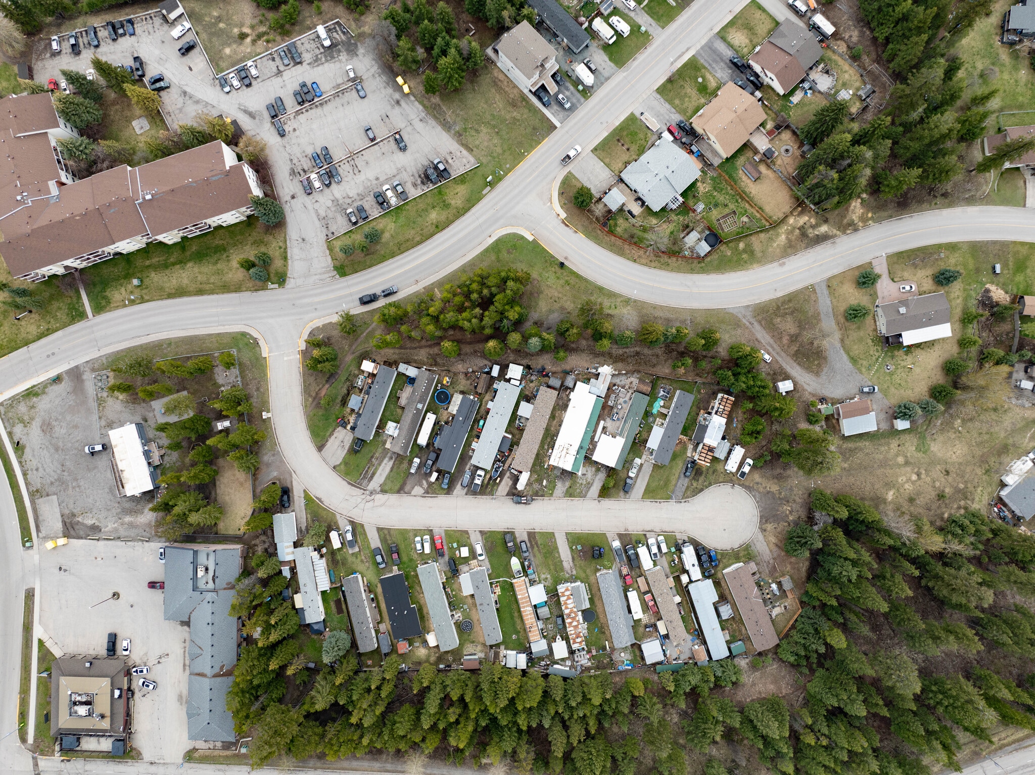 Elkford MHP Portfolio portefeuille de 1 propriétés à vendre sur LoopNet.ca Photo du bâtiment- Image 1 de 8