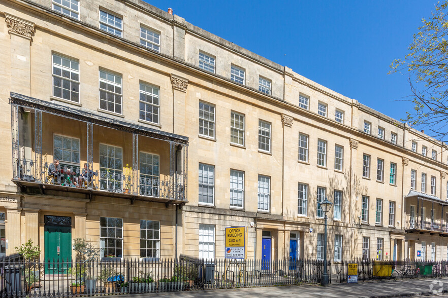 3 Queen Sq, Bristol for sale - Primary Photo - Image 1 of 1