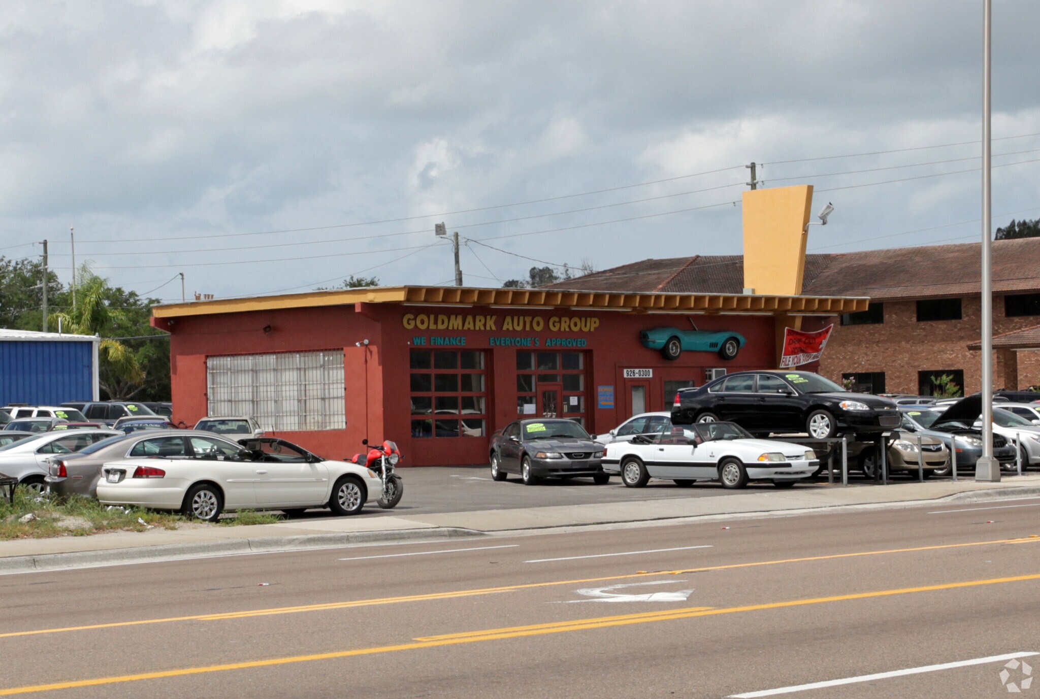 4000 Bee Ridge Rd, Sarasota, FL for sale Primary Photo- Image 1 of 3