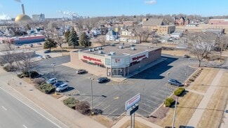 Plus de détails pour 806 S 4th St, Clinton, IA - Commerce de détail à vendre