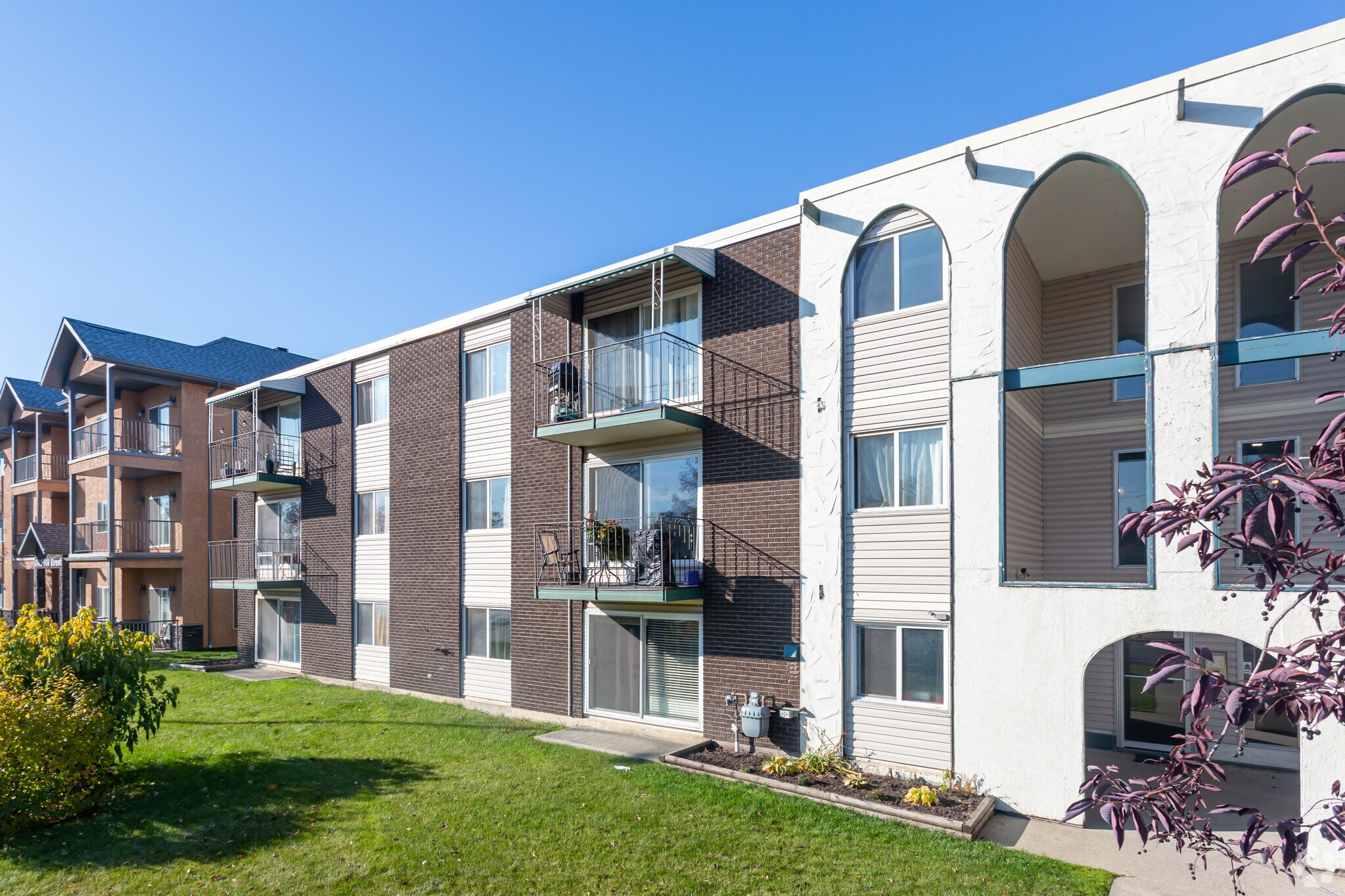 9848 149th St NW, Edmonton, AB for sale Primary Photo- Image 1 of 1