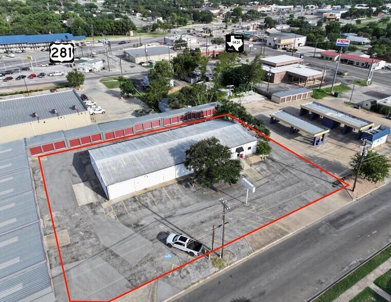 1007 Avenue K, Marble Falls, TX à louer - Photo du bâtiment - Image 2 de 3
