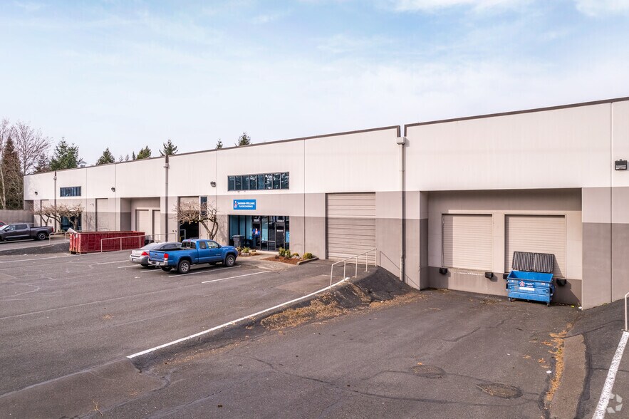 10159 SW Commerce Cir, Wilsonville, OR à louer - Photo du bâtiment - Image 3 de 5