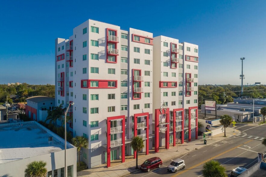 1551 NW 36th St, Miami, FL à louer - Photo du bâtiment - Image 3 de 6