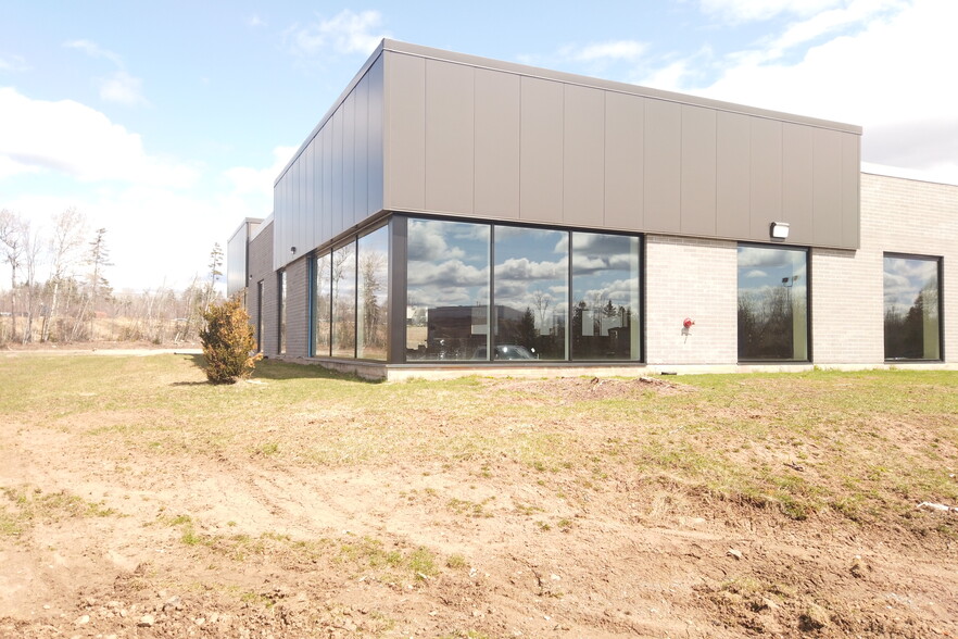 555 Mapleton Rd, Moncton, NB for lease - Building Photo - Image 2 of 12