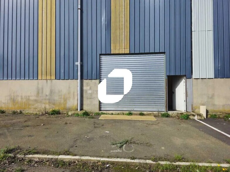 Flex in Beauvais for sale - Building Photo - Image 2 of 7