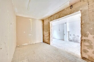 9 Flatts Ln, Calverton for lease Interior Photo- Image 2 of 6