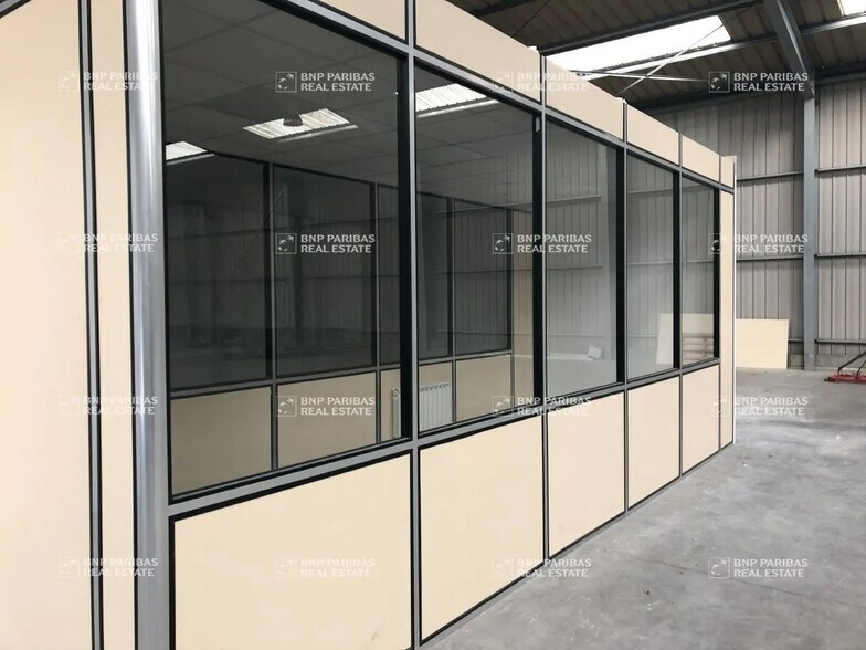 Bureau dans Betton à louer - Photo principale - Image 1 de 6
