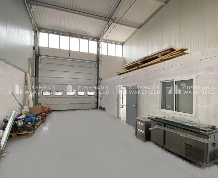 Flex in Strasbourg for lease - Interior Photo - Image 2 of 7