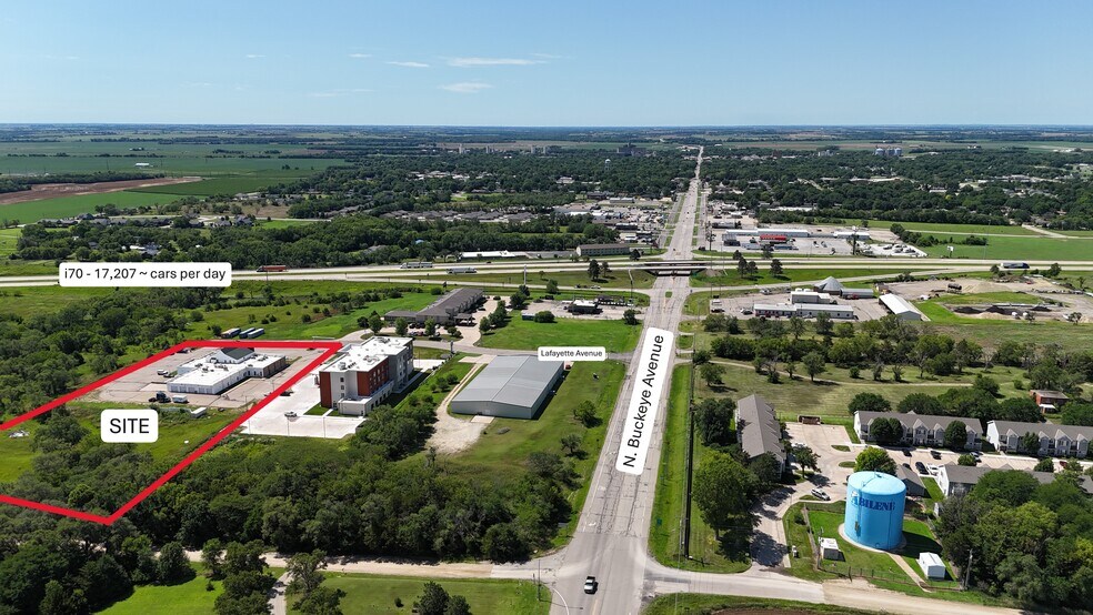 105 E Lafayette Ave, Abilene, KS à vendre - Aérien - Image 2 de 12