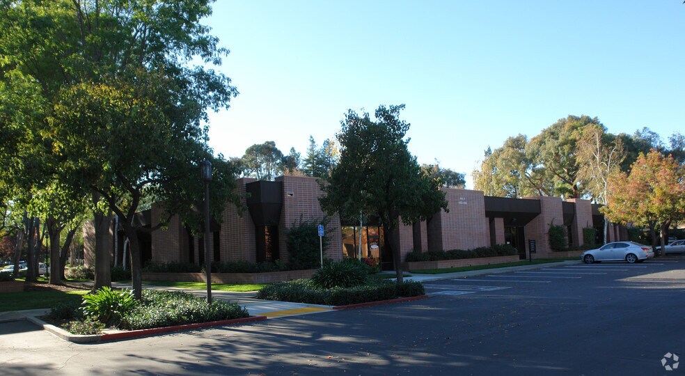 480-488 N Wiget Ln, Walnut Creek, CA à louer - Photo du bâtiment - Image 1 de 4