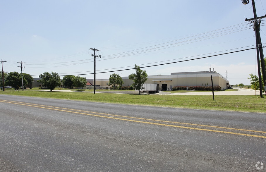 1300 Blackjack St, Lockhart, TX à vendre - Photo du bâtiment - Image 3 de 16
