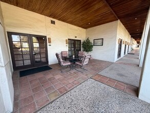 1825-1845 E Northern Ave, Phoenix, AZ à louer Photo intérieure- Image 1 de 10