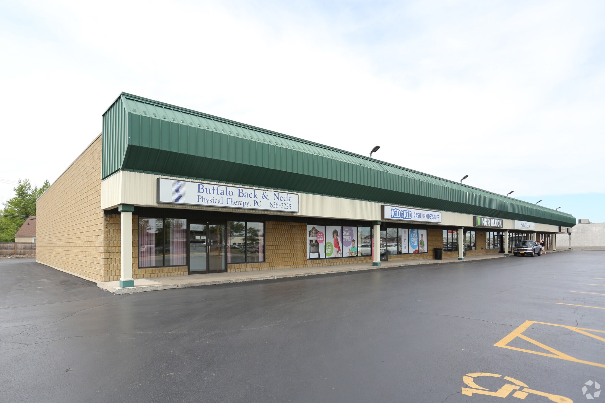 1000-1060 Niagara Falls Blvd, Tonawanda, NY for lease Primary Photo- Image 1 of 10