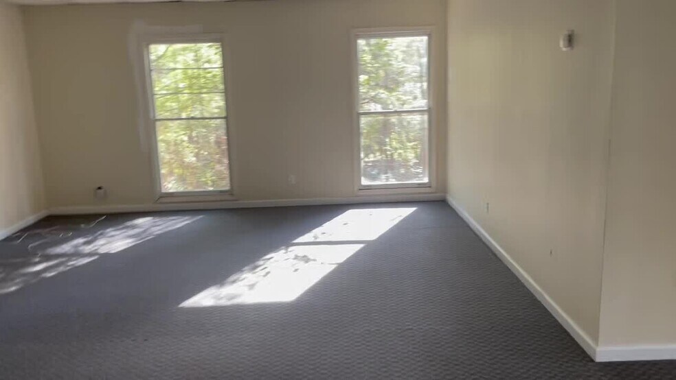 652 Exchange Pl, Lilburn, GA à vendre - Vidéo sur l’inscription commerciale - Image 2 de 14