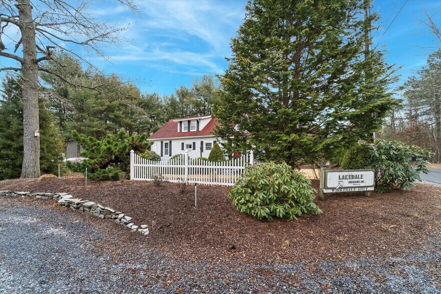312 Lakedale Rd, Berlin, NJ à vendre - Photo du bâtiment - Image 2 de 46