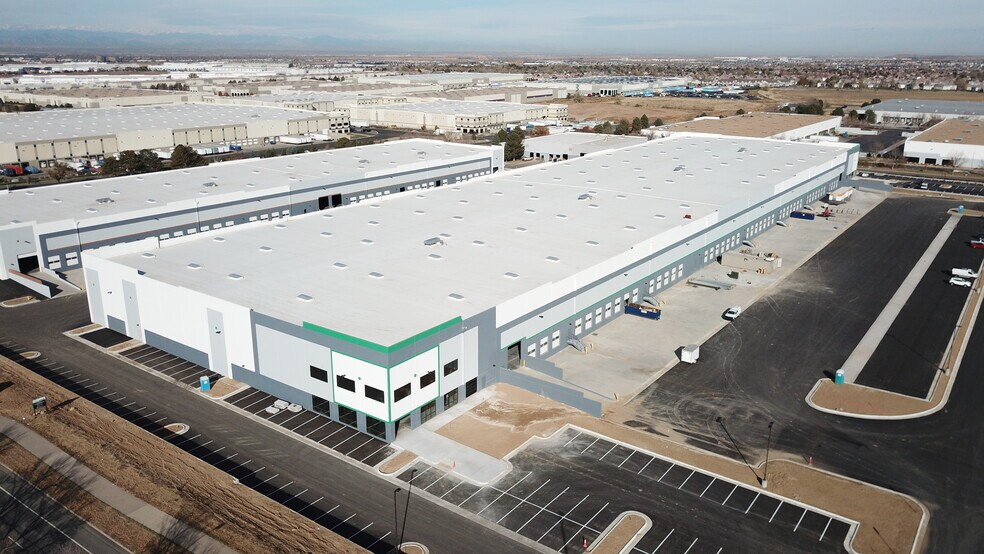 20310 E 35th Dr, Aurora, CO à louer - Photo du bâtiment - Image 3 de 3