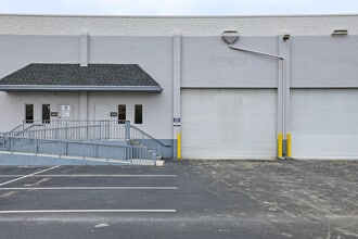 7950-7966 NW 14th St, Miami, FL à louer Photo du bâtiment- Image 2 de 14