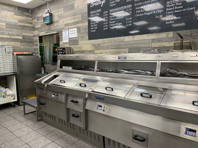 67 Grantley Dr, Harrogate for sale - Interior Photo - Image 3 of 6