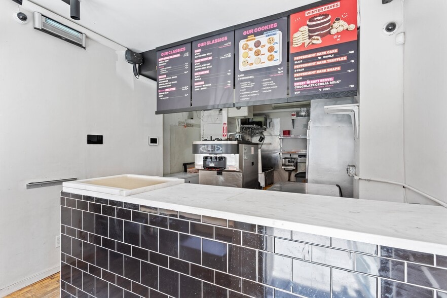 251 E 13th St, New York, NY for lease - Interior Photo - Image 3 of 6